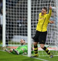 Fussball  1. Bundesliga  13/14: JUBEL Lukasz Piszczek (Borussia Dortmund)