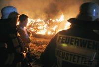 Brand eines Strohlagers bei Neustetten - Wolfenhausen