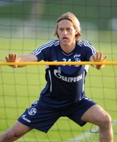 Fussball 1. Bundesliga 11/12: FC Schalke Training in Doha