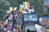 FUSSBALL SERIE A 13/14: Meister Juventus Turin