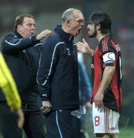 Fussball Champions League  Saison 2010/2011: Gennaro Gattuso (re, AC Mailand) streitet, diskutiert  mit Co Trainer Joe Jordan (li, Tottenham Hotspur)