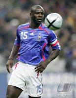 Fussball Nationalmannschaft: THURAM Einzelaktion am Ball