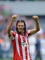 Fussball 1. Bundesliga : JUBEL  DEMICHELIS (FC Bayern Muenchen)