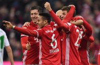 Fussball 1. Bundesliga Saison 16/17: FC Bayern Muenchen - VfL Wolfsburg