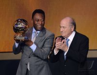 Fussball International  FIFA Ballon d Or 2013: Ehrenpreis fuer Pele (Brasilien)