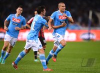 FUSSBALL SERIE A:  Jubel mit Christian Maggio und Goekhan Inler (v. li., SSC Neapel)