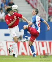Fussball 1. Bundesliga: Hamburger SV - Bayern, Zweikampf