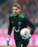 Fussball 1. Bundesliga, Saison 2012/2013:  Torwart Ron Robert Zieler (Hannover 96)