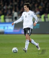 FUSSBALL INTERNATIONALES TESTSPIEL:  Ukraine - Deutschland, HUMMELS am Ball