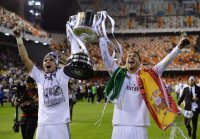 FUSSBALL International COPA DEL REY 13/14: JUBEL Real Madrid mit Pokal