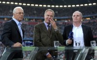 Fussball CHL  Saison 2011/2012: Ehren Praesident Franz Beckenbauer, Vorstandsvorsitzender Karl Heinz Rummenigge, Praesident Uli Hoeness (v. li., FC Bayern Muenchen)