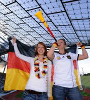 FUSSBALL WM 2010, Public Viewing im Olympiastadion MuenchenFUSSBALL WM 2010, VORRUNDE: Deutschland - Serbien