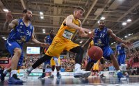 Basketball 1. Bundesliga 14/15 Hauptrunde:  Walter Tigers Tuebingen - FRAPORT SKYLINERS