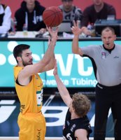 Basketball 1. Bundesliga 14/15 Hauptrunde:  Walter Tigers Tuebingen - ratiopharm Ulm