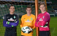 Fussball 1. Bundesliga, Saison 2012/2013, Werder Bremen: Raphael Wolf, Sebastian Mielitz und Richard Strebinger im exklusiven Pressefoto ULMER Fotoshooting