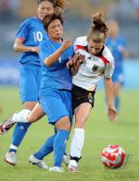 FUSSBALL  Olympia 2008  Halbfinale Frauen Deutschland - Japan