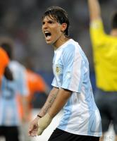 FUSSBALL  Olympia 2008  Peking  Vorrunde Elfenbeinkueste - Argentinien