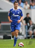 Fussball 1. Bundesliga, S04: BOENISCH, Einzelaktion