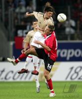 Fussball 1. Bundesliga: Frankfurt - Bayern, Zweikampf