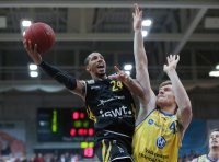 Basketball 1. Bundesliga 17/18 Hauptrunde: Walter Tigers Tuebingen - Basketball Laewen Braunschweig
