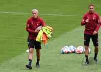 Fussball 1. Bundesliga Saison 21/22: Teampraesentation FC Bayern Muenchen