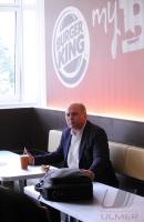 FC Bayern Muenchen Manager Uli Hoeness bei Burger King