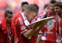 Fussball 1. Bundesliga  Saison  2012/2013:  Bastian Schweinsteiger (FC Bayern Muenchen) mit Schale