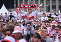 Fussball DFB Pokal Finale 24/25: Arminia Bielefeld - VfB Stuttgart, Public Viewing auf dem Schlossplatz