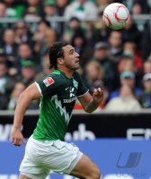 Fussball, 1. Bundesliga, Saison 2010/2011: Bremen, ALMEIDA am Ball