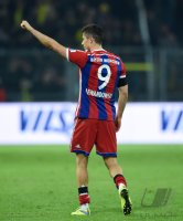 Fussball 1. Bundesliga Saison 14/15: JUBEL Robert Lewandowski (FC Bayern Muenchen)