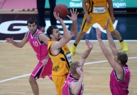 Basketball 1. Bundesliga 13/14:  Walter Tigers Tuebingen - Telekom Baskets Bonn