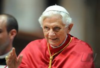 Papst Benedikt XVI besucht Mailand