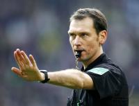 Fussball 1. Bundesliga: Schiri MEYER