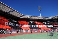 Fussball 1. Bundesliga : Nuernberg Fankurve mit einem Banner DERBYSIEG