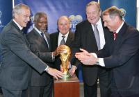 FUSSBALL International UNO-Generalsekretaer Annan besucht FIFA