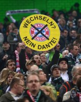 FUSSBALL  DFB POKAL SAISON  11/12  HALBFINALE, Plakat; Wechseln? Nein Dante!