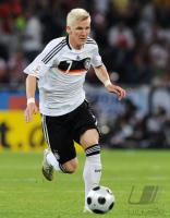 FUSSBALL EURO 2008: Deutschland, SCHWEINSTEIGER am Ball
