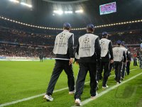 Fussball CHL&Atilde; Saison 12/13:  Die Balljungen in der Allianz Arena