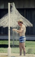 Fussball  WM 1982:  Rummenigge duscht sich