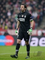 FUSSBALL INTERNATIONAL CHL VIERTELFINALE 12/13: Torwart Buffon Gianluigi (Juventus Turin)