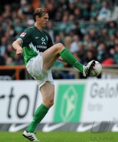 Fussball, 1. Bundesliga, Saison 2010/2011: Bremen, BOROWSKI am Ball