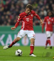 Fussball DFB Pokal 2. Runde 16/17: FC Bayern Muenchen - FC Augsburg
