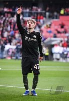 Fussball 1. Bundesliga  Saison  2025/2026  28. Spieltag SC Freiburg - FC Bayern Muenchen