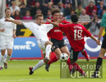 Fussball Bundesliga: Leverkusen - Bayern, Zweikampf