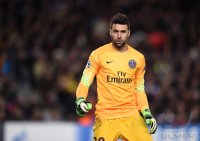 Fussball CHL  Saison 2014/2015: Torwart Salvatore Sirigu (Paris Saint-Germain)
