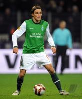 FUSSBALL, EUROPA LEAGUE GRUPPENPHASE: Bremen, FRITZ Einzelaktion am Ball