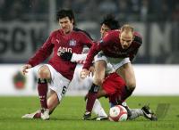 Fussball Uefa Cup: Hamburg - FC Thun, Zweikampf