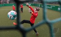 Schmuckbild: Nachwuchsfussballer spielen auf dem Kunstrasen-Keinspielfeld