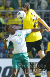 Fussball 1. Bundesliga: Dortmund - Wolfsburg, Zweikampf
