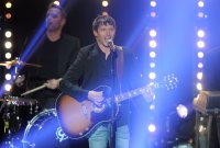 Fussball International  FIFA Ballon d Or 2011:  James Blunt (England)